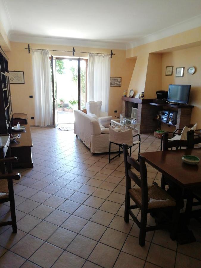 Villa L'Uliveto à Montebuono  Extérieur photo